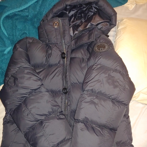 Canada Goose jacket. Size large - Picture 5 of 8
